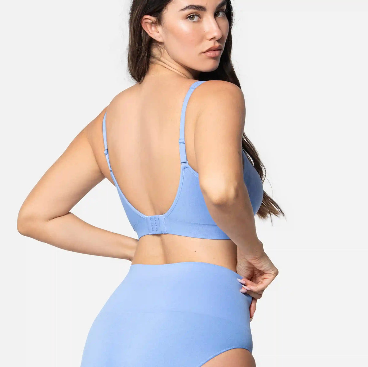 459 The Comfort Shaping Bra with Adjustable Straps